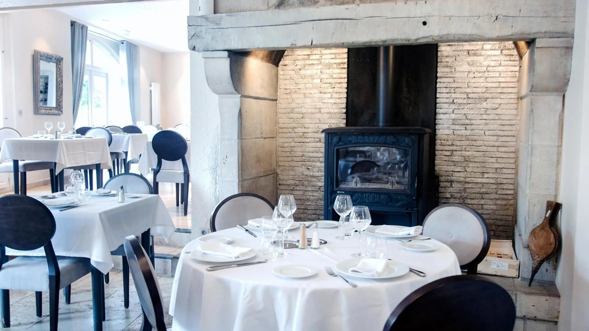 Le Victor Hugo - Hotel Et Restaurant - Logis Hotels Saint-Céré