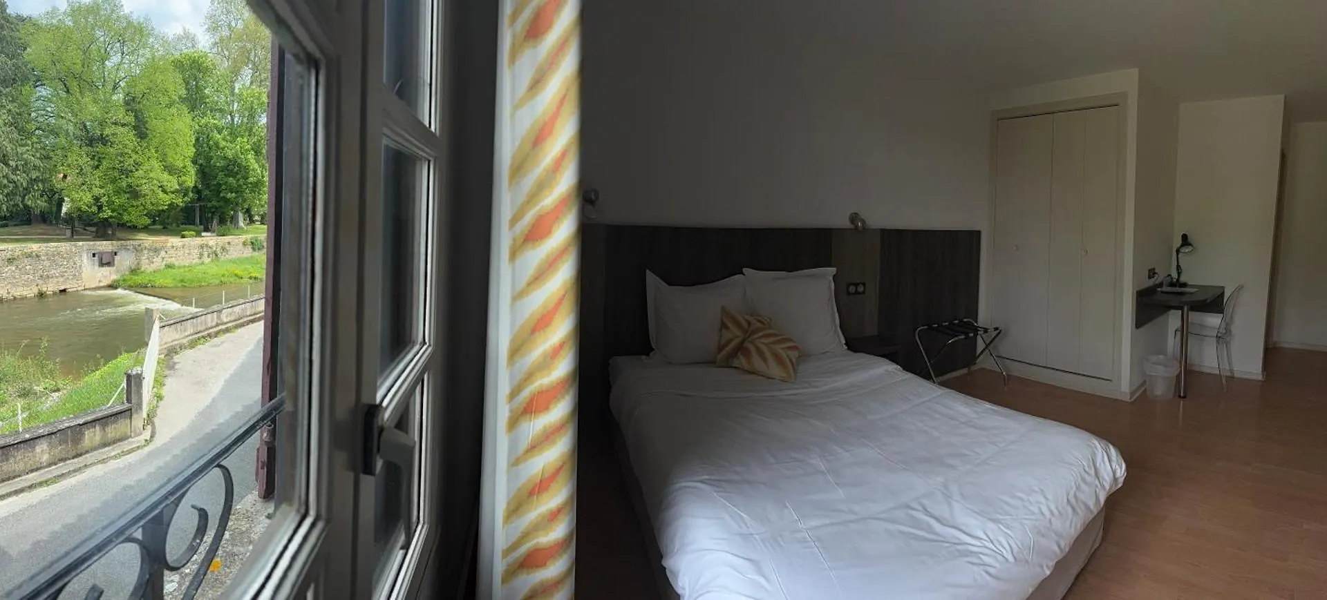 Le Victor Hugo - Hotel Et Restaurant - Logis Hotels Saint-Céré