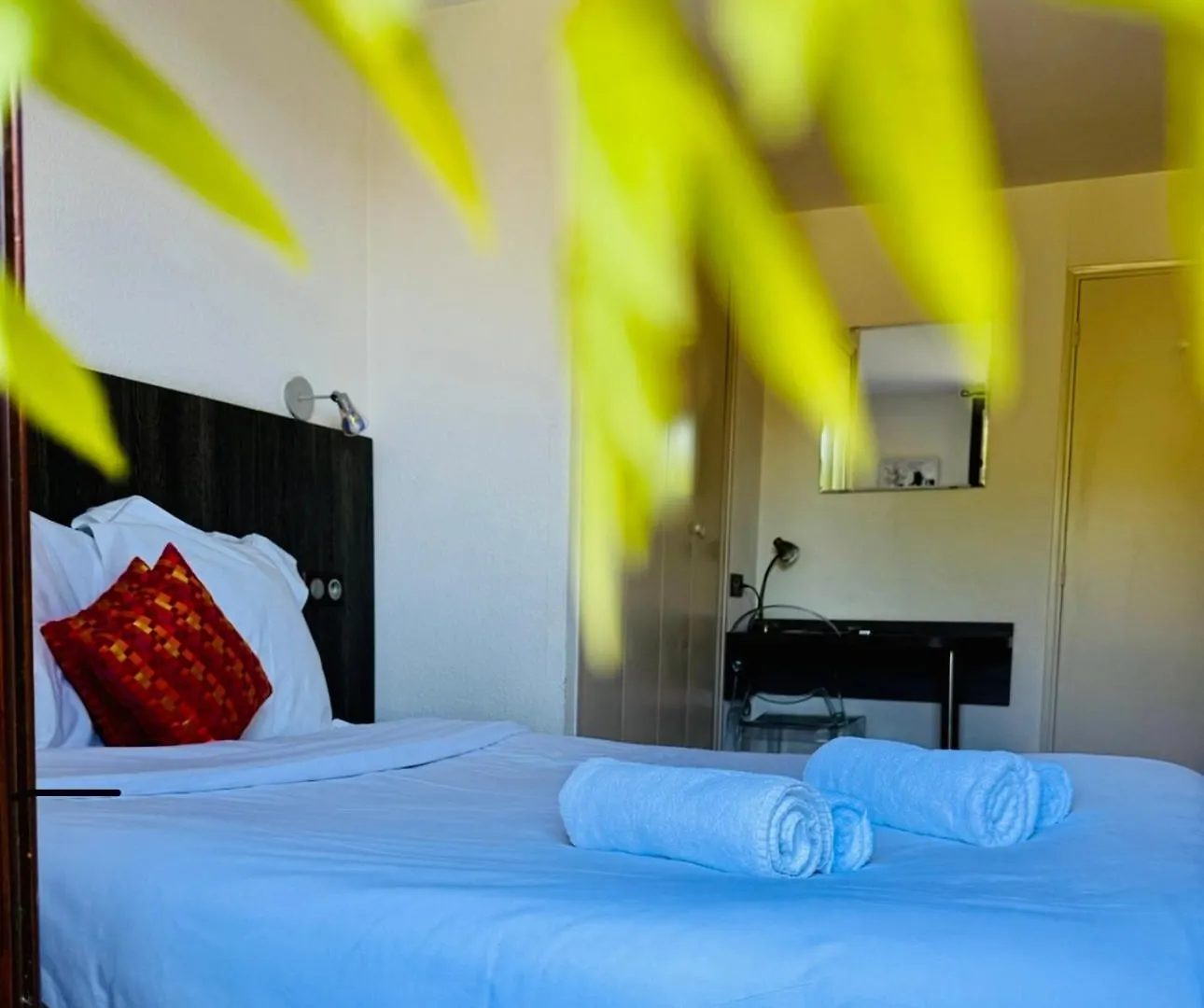 Le Victor Hugo - Hotel Et Restaurant - Logis Hotels Saint-Céré