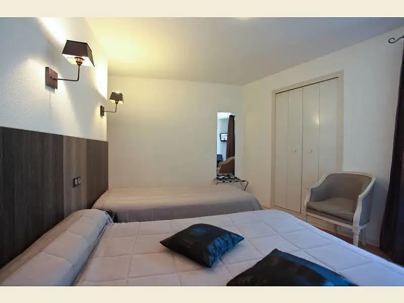 Le Victor Hugo - Hotel Et Restaurant - Logis Hotels Saint-Céré